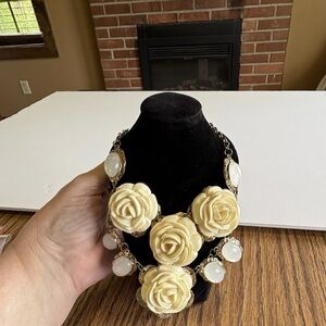 Chic Cream Rose Necklace